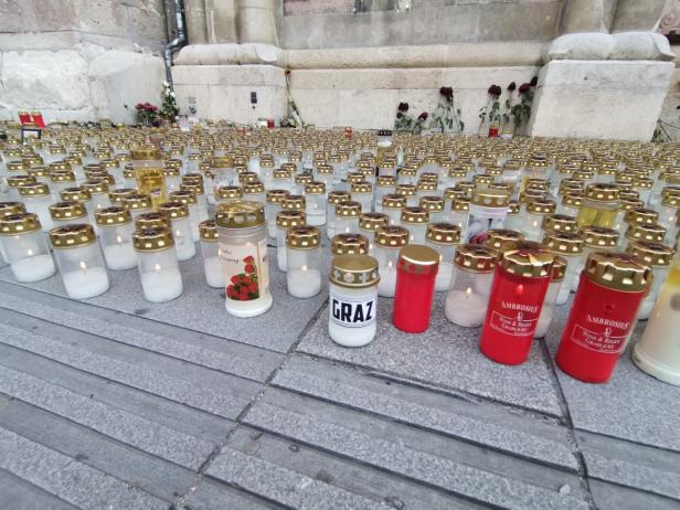 Gedenken vor dem Stephansdom.