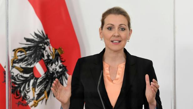 Aschbacher: Doktorehren während Corona-Pandemie